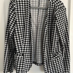 SHEIN Black and White Houndstooth Blazer